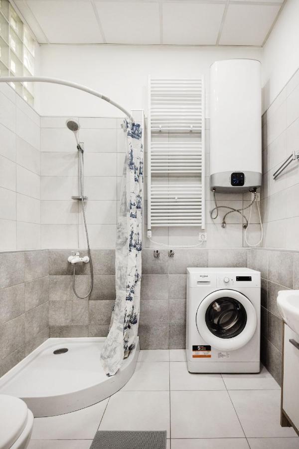 Hungarian Rebelian With Ac Apartament Budapesta