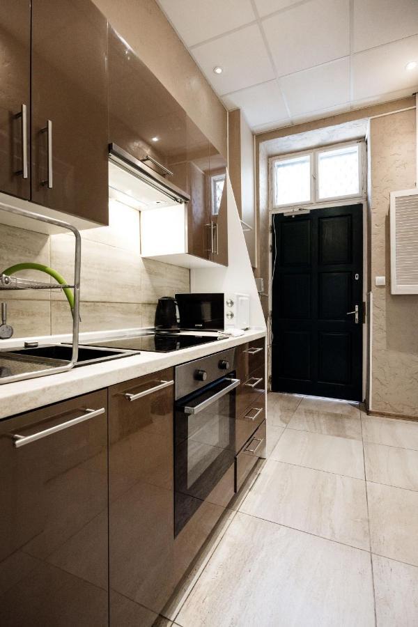 Hungarian Rebelian With Ac Apartment *
