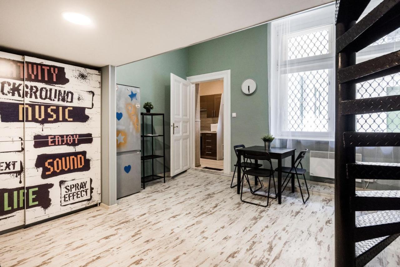 Hungarian Rebelian With Ac Apartment Budapest